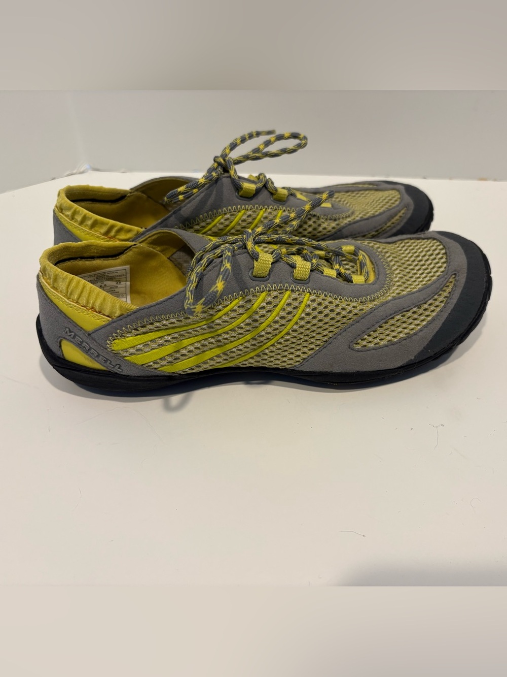 Merrell Pace Acaia Barefoot Running Shoes Durable Water Resistant yellow/gray W9